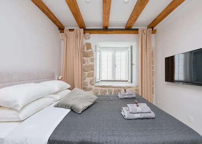 Studio Iza Grada