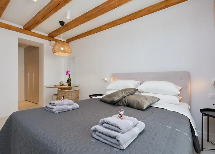 Studio Iza Grada